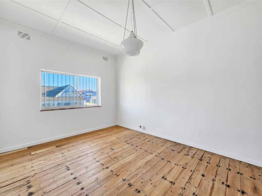 To Let 4 Bedroom Property for Rent in Sea Point Western Cape